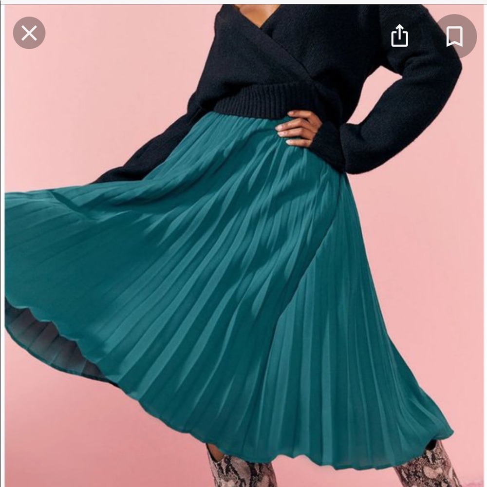 Modcloth Prim and Pleated MIDI skirt (brand new with tags)